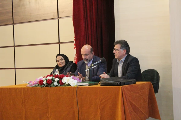  چهارمین همایش ملی آموزش فیزیک در مشهد  7