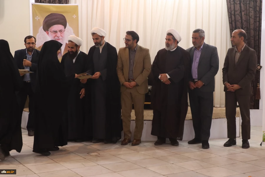 آیین تجلیل از دانشجومعلمان ممتاز شاهد و ایثارگر
 6