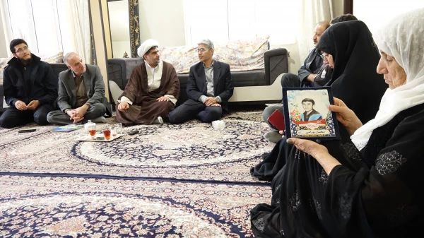دیدار با خانواده شهدای دانشجو معلم دانشگاه فرهنگیان استان کردستان
 4