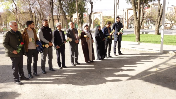 دیدار با خانواده شهدای دانشجو معلم دانشگاه فرهنگیان استان کردستان
 9