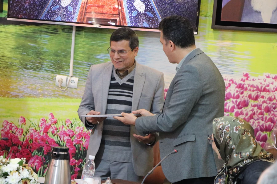 کارگاه نمایه سازی نشریات در پایگاه DOAJ ویژه سردبیران و مدیران داخلی نشریه های علمی دانشگاه فرهنگیان 5