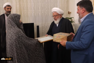 همزمان با گرامیداشت روز دانشجو:

برگزاری طرح چهارشنبه های همدلی و دیدار با خانواده شهدای دانشجومعلم
