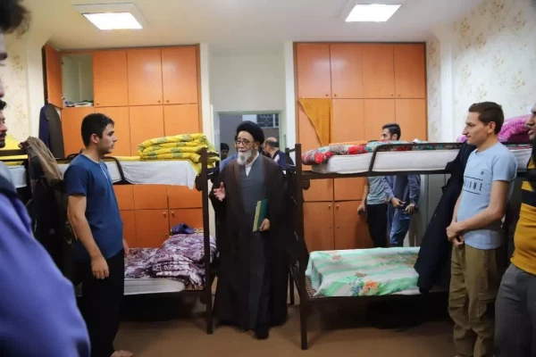 دیدار با تشکل های دانشجویی و بازدید سرزده نماینده ولی فقیه در استان از سرای شهید مدرس پردیس علامه امینی تبریز 11