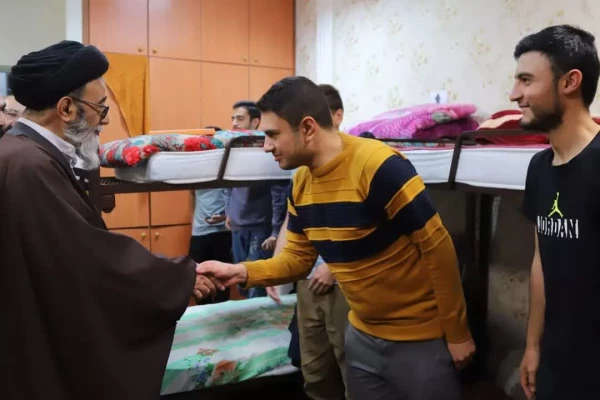 دیدار با تشکل های دانشجویی و بازدید سرزده نماینده ولی فقیه در استان از سرای شهید مدرس پردیس علامه امینی تبریز 12