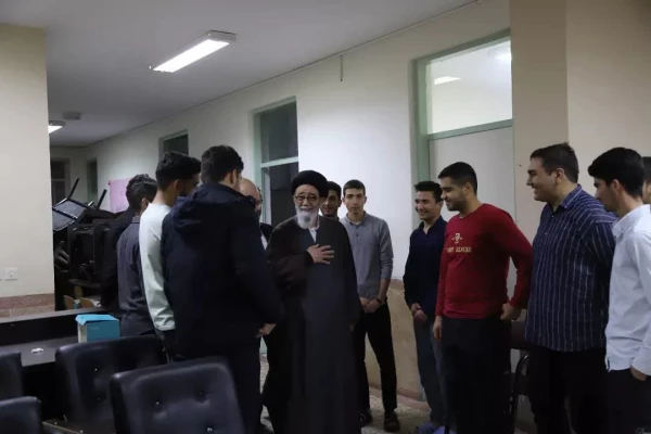 دیدار با تشکل های دانشجویی و بازدید سرزده نماینده ولی فقیه در استان از سرای شهید مدرس پردیس علامه امینی تبریز 18