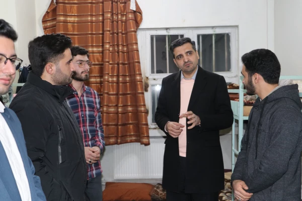 شما دانشجو معلمان پیشران حرکت انقلاب ونظام اسلامی هستید 10