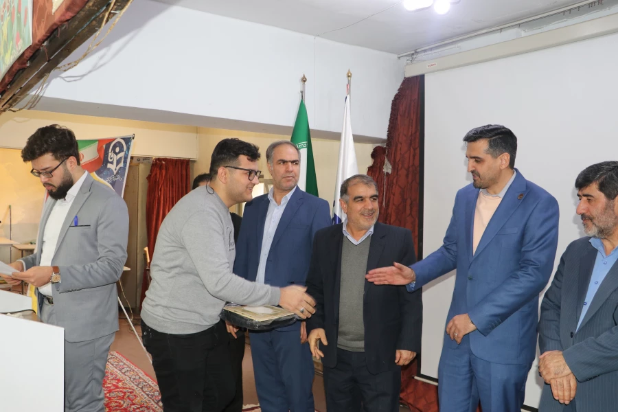 آیین گرامیداشت روز دانشجو با حضور معاون سیاسی ، امنیتی استاندارآذربایجان شرقی در دانشگاه فرهنگیان  8