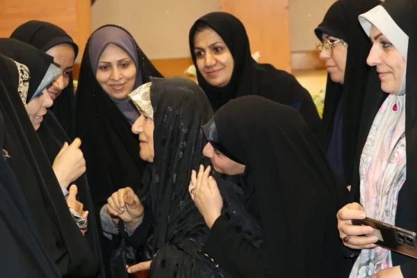 دیدار دبیران ستاد شاهد و  امور ایثارگران دانشگاه فرهنگیان سراسر کشور با مادر دانشجوی شهید آرمان نعمتی. 2