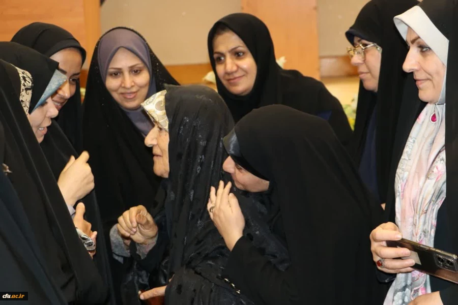 دیدار دبیران ستاد شاهد و  امور ایثارگران دانشگاه فرهنگیان سراسر کشور با مادر دانشجوی شهید آرمان نعمتی. 2