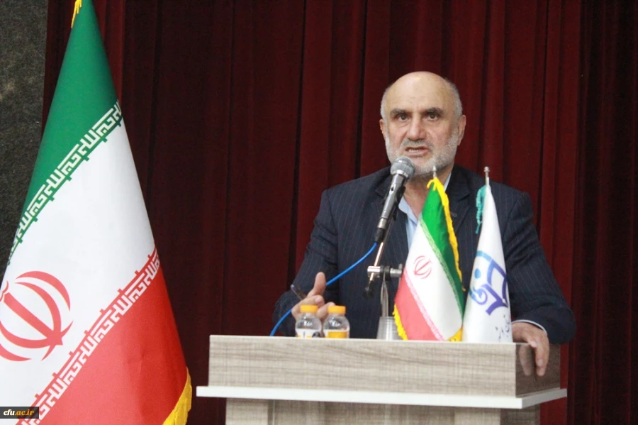 با حضور استاندار بوشهر و همزمان با تشییع پیکر شهید خوشنام؛
آئین بزرگداشت روز دانشجو در پردیس علامه طباطبایی برگزار شد 6