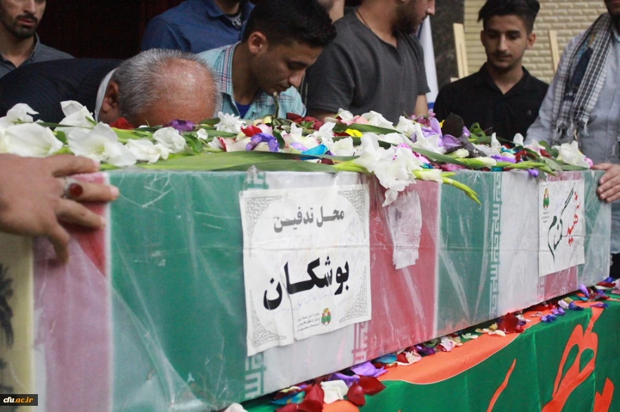 با حضور استاندار بوشهر و همزمان با تشییع پیکر شهید خوشنام؛
آئین بزرگداشت روز دانشجو در پردیس علامه طباطبایی برگزار شد 18