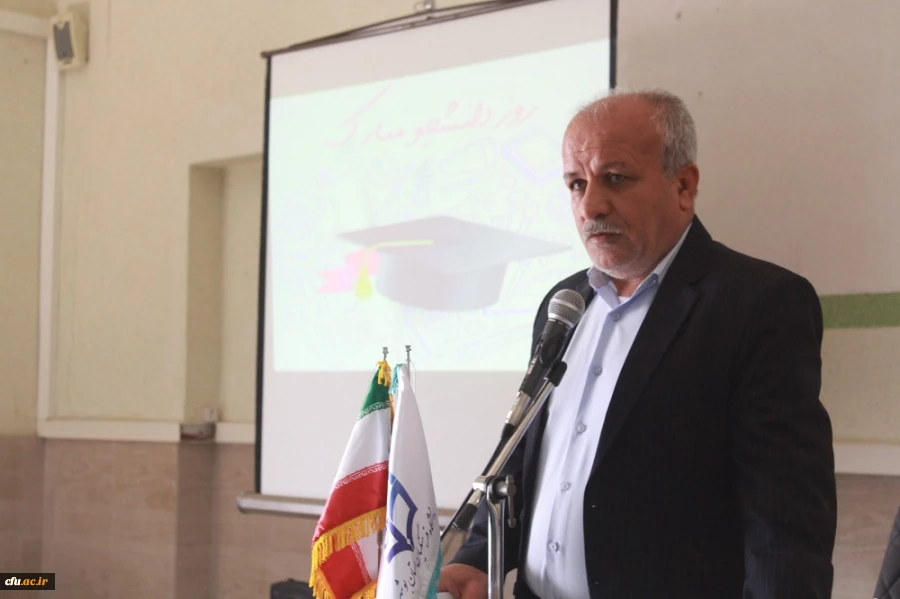 با حضور رئیس دانشگاه فرهنگیان استان بوشهر و مسئولان شهرستان دشتستان؛
آئین بزرگداشت روز دانشجو در مرکز شهید رجایی برازجان برگزار شد 5