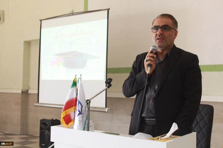 با حضور رئیس دانشگاه فرهنگیان استان بوشهر و مسئولان شهرستان دشتستان؛
آئین بزرگداشت روز دانشجو در مرکز شهید رجایی برازجان برگزار شد 10