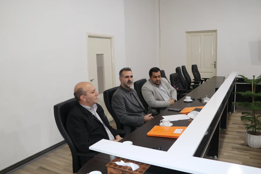 جلسه مشترک اعضاء هیات رئیسه استان آذربایجان شرقی با مدیران مرکز نظارت، ارزیابی و تضمین کیفیت سازمان مرکزی 4