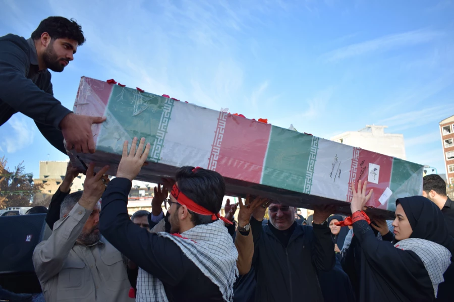 تشییع و تدفین پیکر یک شهید گمنام در دانشگاه فرهنگیان کرمانشاه 7