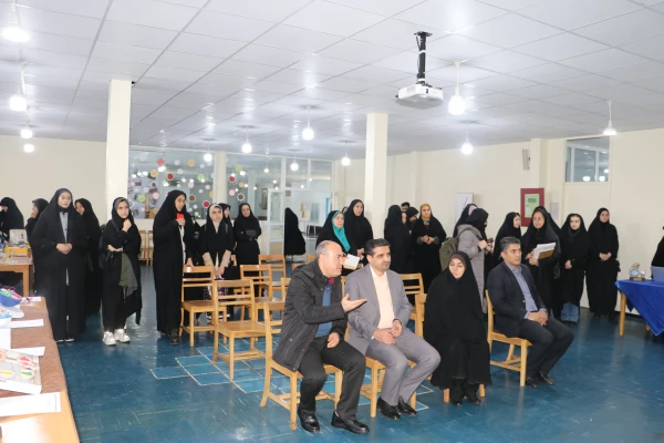 گشایش نمایشگاه دست سازه های دانشجو معلمان خلاق در دانشگاه فرهنگیان آذربایجان شرقی 6