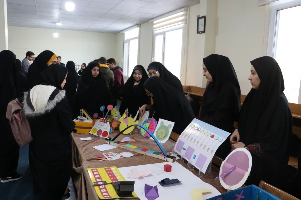 گشایش نمایشگاه دست سازه های دانشجو معلمان خلاق در دانشگاه فرهنگیان آذربایجان شرقی 9