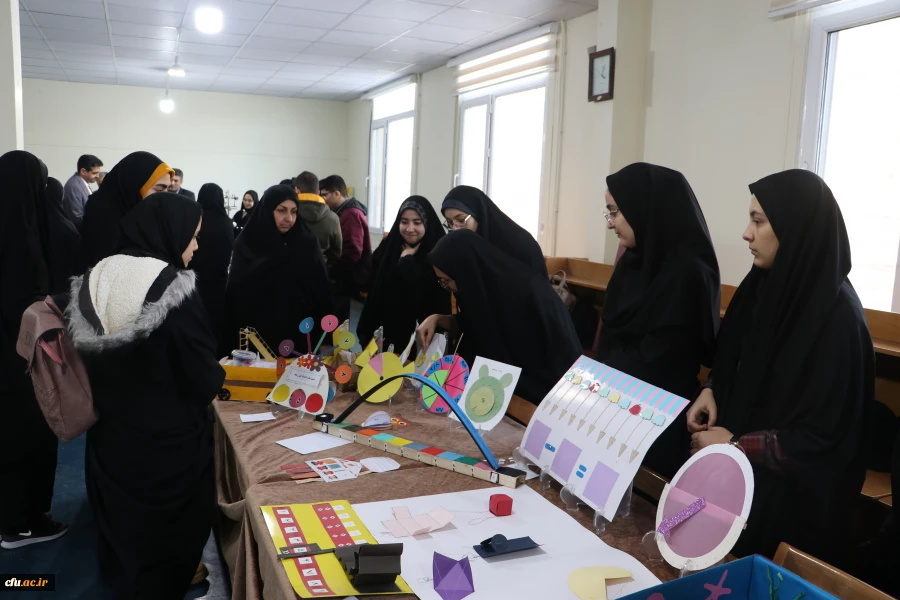گشایش نمایشگاه دست سازه های دانشجو معلمان خلاق در دانشگاه فرهنگیان آذربایجان شرقی 9