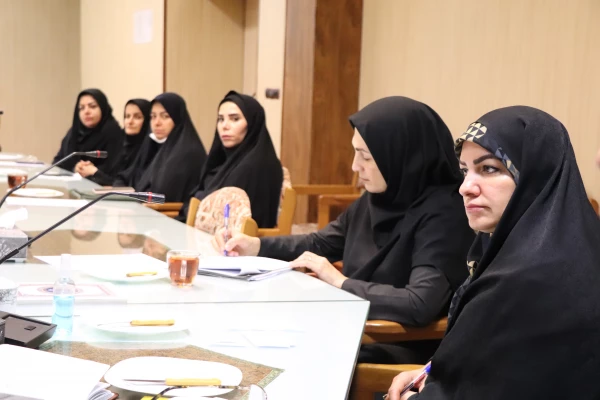 نشست صمیمی ریاست مرکز نظارت ، ارزیابی و تضمین کیفیت دانشگاه فرهنگیان با اساتید و اعضای هیأت و علمی 8