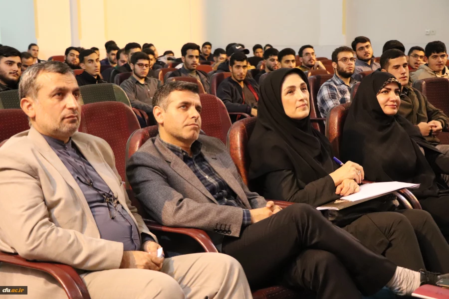 نشست صمیمی ریاست مرکز نظارت ، ارزیابی و تضمین کیفیت دانشگاه فرهنگیان با دانشجومعلمان  12