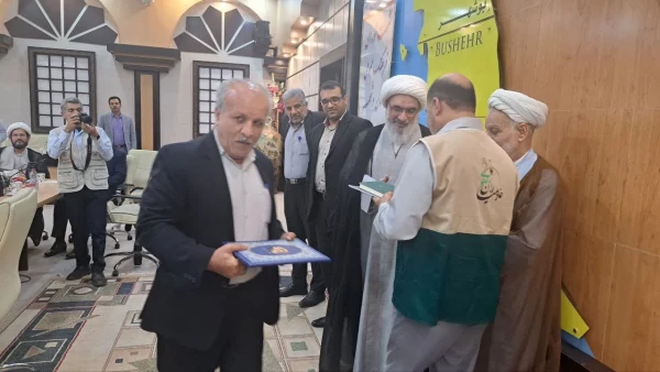 با حضور نماینده ولی فقیه در استان و امام جمعه بوشهر؛
رئیس دانشگاه فرهنگیان استان بوشهر تجلیل شد
 3