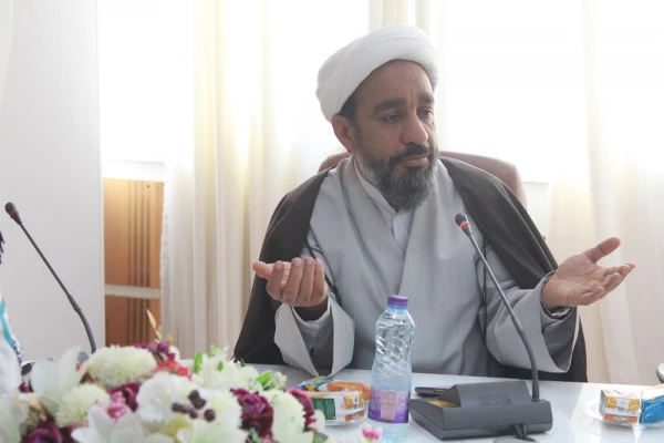 با حضور مدیرکل فرهنگ و ارشاد اسلامی استان بوشهر؛
رونمایی از مجموعه 40 جلدی ره نامه مقام معظم رهبری دردانشگاه فرهنگیان بوشهر  4