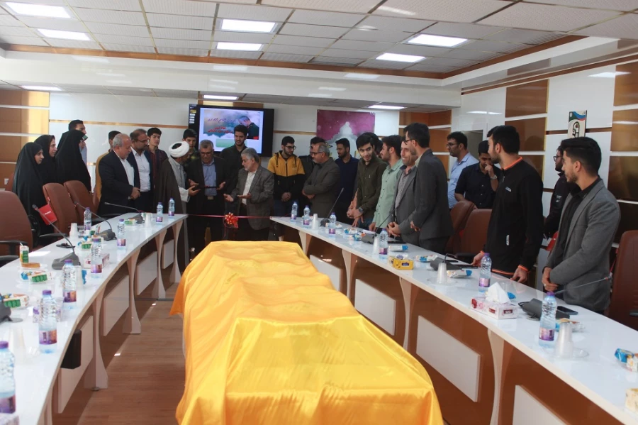 با حضور مدیرکل فرهنگ و ارشاد اسلامی استان بوشهر؛
رونمایی از مجموعه 40 جلدی ره نامه مقام معظم رهبری دردانشگاه فرهنگیان بوشهر  5