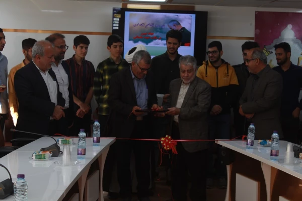 با حضور مدیرکل فرهنگ و ارشاد اسلامی استان بوشهر؛
رونمایی از مجموعه 40 جلدی ره نامه مقام معظم رهبری دردانشگاه فرهنگیان بوشهر  6