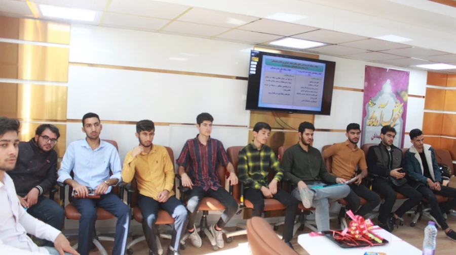 با حضور مدیرکل فرهنگ و ارشاد اسلامی استان بوشهر؛
رونمایی از مجموعه 40 جلدی ره نامه مقام معظم رهبری دردانشگاه فرهنگیان بوشهر  11