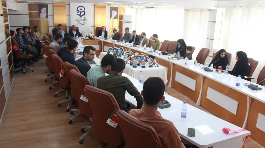 با حضور مدیرکل فرهنگ و ارشاد اسلامی استان بوشهر؛
رونمایی از مجموعه 40 جلدی ره نامه مقام معظم رهبری دردانشگاه فرهنگیان بوشهر  13