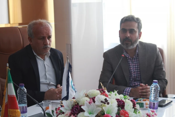 با حضور مدیرکل فرهنگ و ارشاد اسلامی استان بوشهر؛
رونمایی از مجموعه 40 جلدی ره نامه مقام معظم رهبری دردانشگاه فرهنگیان بوشهر  18