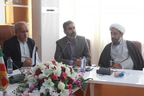 با حضور مدیرکل فرهنگ و ارشاد اسلامی استان بوشهر؛
رونمایی از مجموعه 40 جلدی ره نامه مقام معظم رهبری دردانشگاه فرهنگیان بوشهر  19