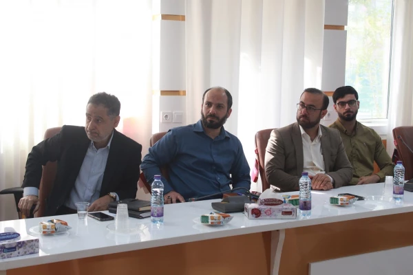 با حضور مدیرکل فرهنگ و ارشاد اسلامی استان بوشهر؛
رونمایی از مجموعه 40 جلدی ره نامه مقام معظم رهبری دردانشگاه فرهنگیان بوشهر  21