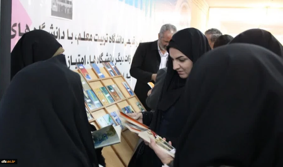 رونمایی از مجموعه 40 جلدی کتب ره نامه 7