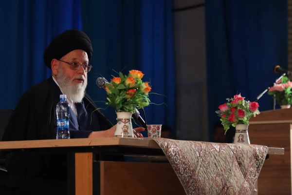 لزوم توجه ویژه به مولفه ایثار در تربیتِ دانشجومعلمان دانشگاه فرهنگیان
 3