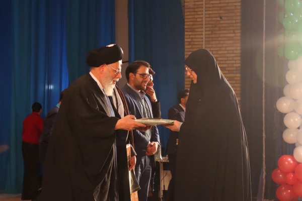 لزوم توجه ویژه به مولفه ایثار در تربیتِ دانشجومعلمان دانشگاه فرهنگیان
 6