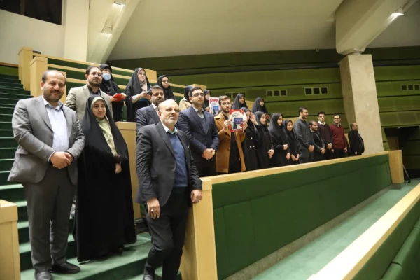 بازدید دانشجومعلمان از صحن علنی مجلس شورای اسلامی  4