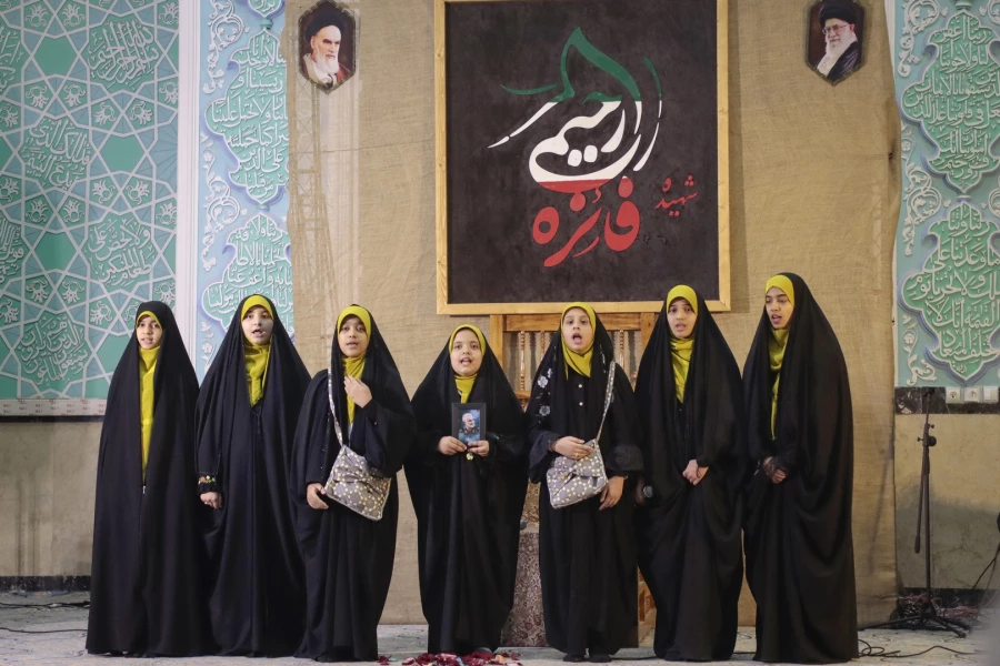 مراسم گرامیداشت شهیده دانشجومعلم فائزه رحیمی و ۲۳ شهید دانش آموز اقدام تروریستی کرمان
 13