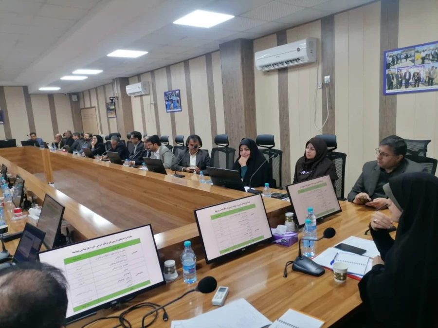 نشست دانش افزایی مدیران گروه های آموزشی - تربیتی قطب های 4و 5 کشور در استان هرمزگان  2