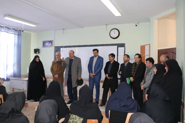 بازدید رییس کمسیون آموزش و تحقیقات مجلس از دوره توانمند سازی معلمان، مربیان، دبیران و سایر کارکنان مدارس غیردولتی آذربایجان شرقی 10