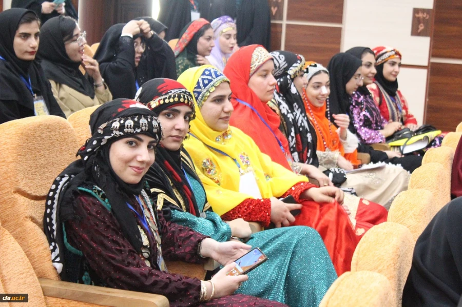 با حضور مدیرکل فرهنگی دانشگاه فرهنگیان؛
آئین افتتاحیه جشنواره ملی اقوام دانشگاه فرهنگیان در بوشهر برگزار شد 12