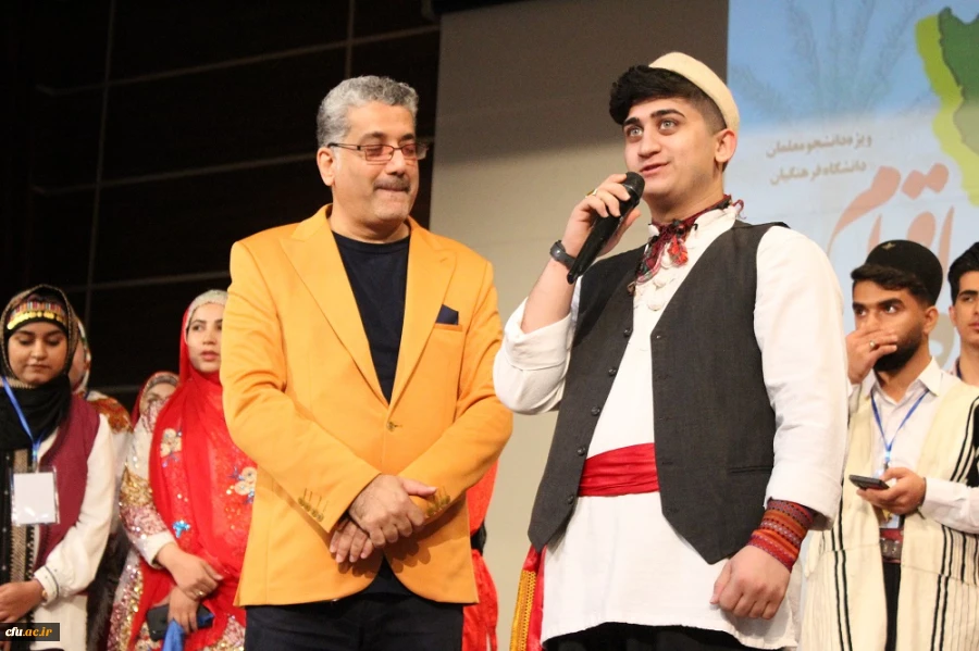 با حضور مدیرکل فرهنگی دانشگاه فرهنگیان؛
آئین افتتاحیه جشنواره ملی اقوام دانشگاه فرهنگیان در بوشهر برگزار شد 16