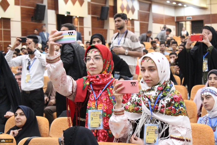 با حضور مدیرکل فرهنگی دانشگاه فرهنگیان؛
آئین افتتاحیه جشنواره ملی اقوام دانشگاه فرهنگیان در بوشهر برگزار شد 26