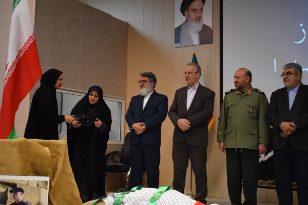 مراسم گرامیداشت شهید گمنام دانشگاه فرهنگیان کرمانشاه با حضور سردار رحیم نوعی اقدم و غلامحسن علیزاده مدیر کل اداره شاهد و ایثارگران دانشگاه فرهنگیان 2