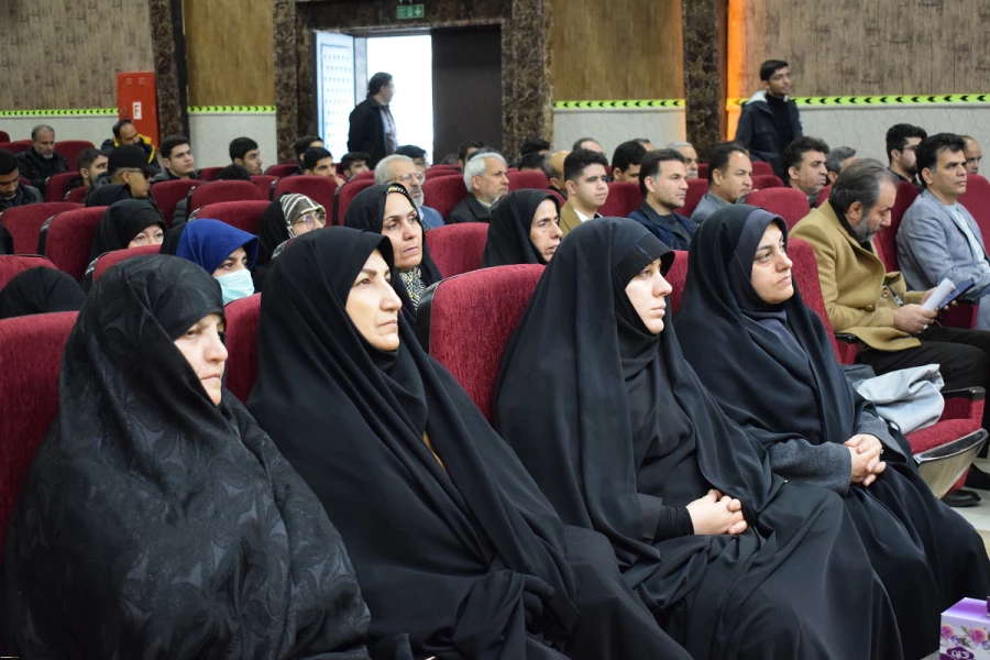 مراسم گرامیداشت شهید گمنام دانشگاه فرهنگیان کرمانشاه با حضور سردار رحیم نوعی اقدم و غلامحسن علیزاده مدیر کل اداره شاهد و ایثارگران دانشگاه فرهنگیان 9