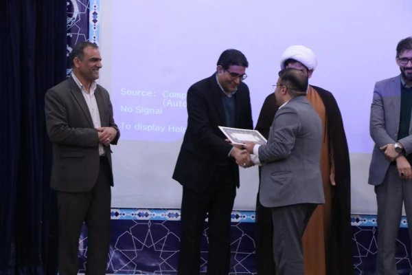 کسب رتبه اول و دوم دانشجویان دانشگاه فرهنگیان استان مرکزی در دوازدهمین دوره مسابقات مناظرات دانشجویی
 3