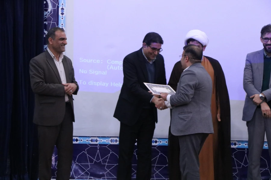 کسب رتبه اول و دوم دانشجویان دانشگاه فرهنگیان استان مرکزی در دوازدهمین دوره مسابقات مناظرات دانشجویی
 3