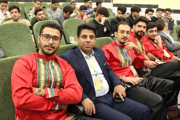 با حضور معاون فرهنگی تربیتی دانشگاه فرهنگیان؛
آئین پایانی دومین جشنواره اقوام دانشگاه فرهنگیان به میزبانی بوشهر برگزار شد 4