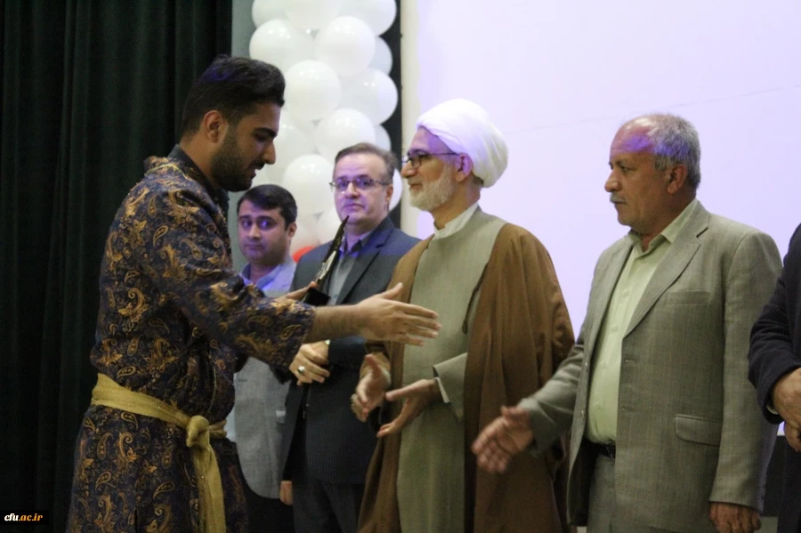 با حضور معاون فرهنگی تربیتی دانشگاه فرهنگیان؛
آئین پایانی دومین جشنواره اقوام دانشگاه فرهنگیان به میزبانی بوشهر برگزار شد 18