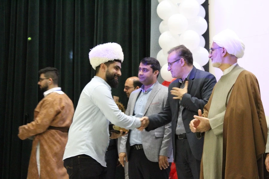 با حضور معاون فرهنگی تربیتی دانشگاه فرهنگیان؛
آئین پایانی دومین جشنواره اقوام دانشگاه فرهنگیان به میزبانی بوشهر برگزار شد 20